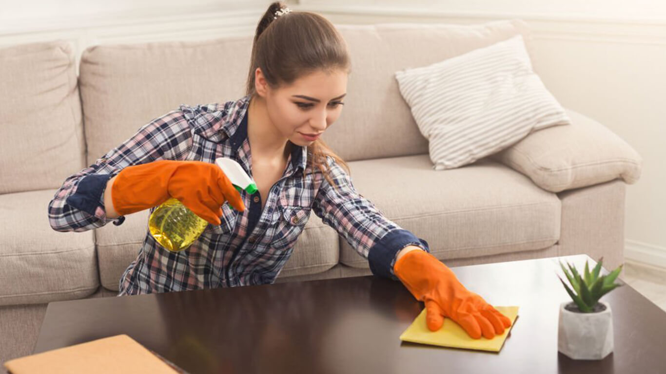Can I clean Acacia Wood?